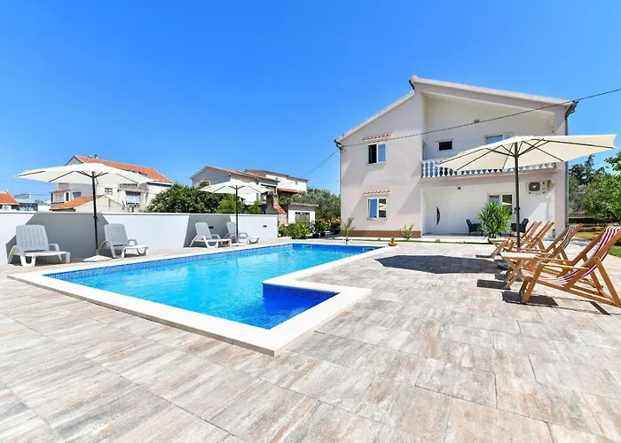 Apartamento Pool House Luka *