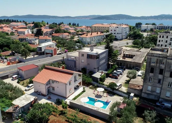 Pool House Luka Apartamento *