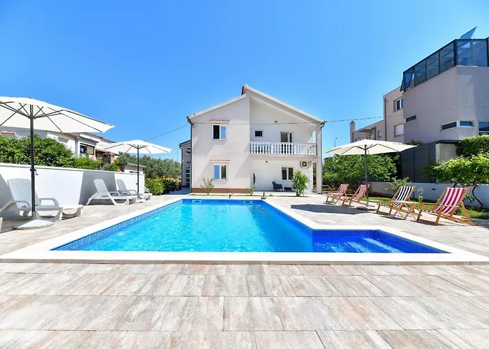 Apartamento Pool House Luka