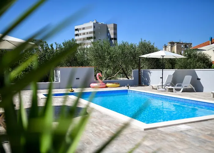 Pool House Luka * Zára