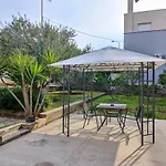 Pool House Luka *