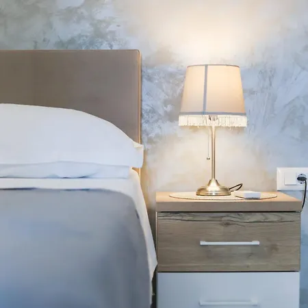 Apartment Pool House Luka