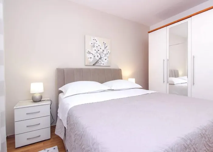 Pool House Luka Ζαντάρ