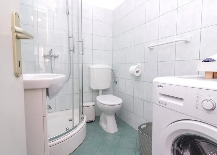 Pool House Luka * زادار