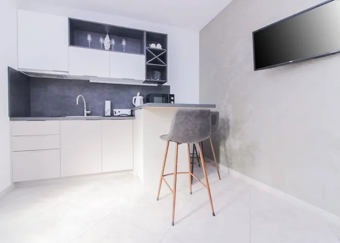 Pool House Luka شقة زادار