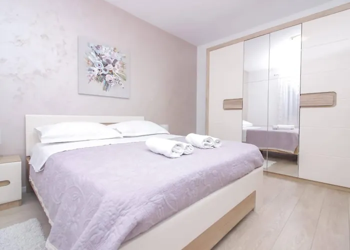 Pool House Luka * زادار